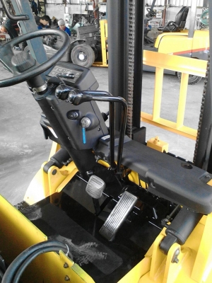 ขายด่วนรถยกไฟฟ้านั่งขับ 2.5 ตัน เสาสูง 4 เมตร MITSUBISHI รุ่นล่าสุด ยางใหม่ทั้ง 4 เส้น สภาพแบต80\%