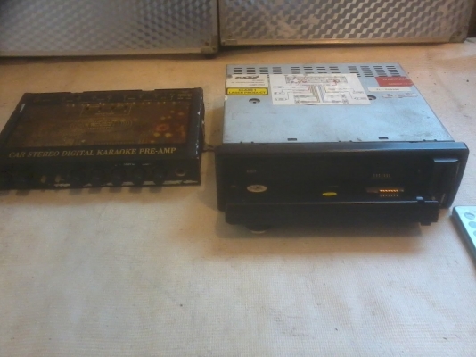 ถูก!!ขายยกชุด เครื่องเสียง+ปรีแอมป์ แถมกล่องเหล็กด้วยคับ