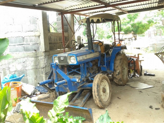 ขายรถไถ22แรง เครื่องดี พร้อมใช้งาน อุปกรณ์ดันหน้า ผานหลัง