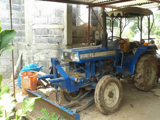 ขายรถไถ22แรง เครื่องดี พร้อมใช้งาน อุปกรณ์ดันหน้า ผานหลัง