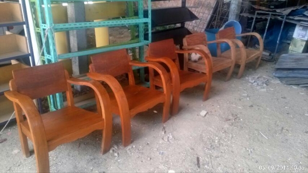 เก้าอี้แขนอ่อน