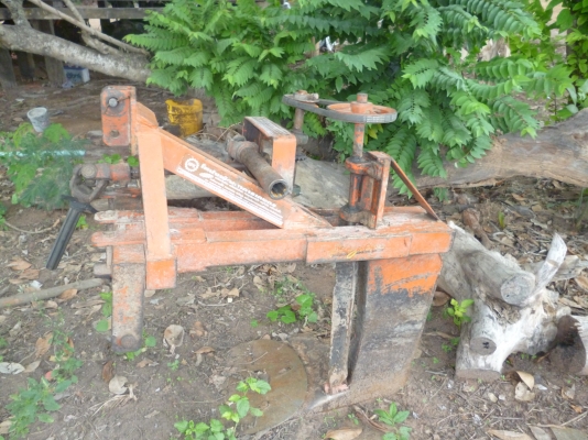 ขายรถไถคูโบต้า 27 แรงเสื้อด้านหลังแตกครับ