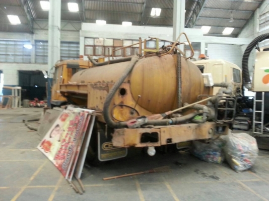 ขายถังนำ้พร้อมใช้อยู่ในหกล้อฟูโช่ ขายถังนำ้พร้อมใช้อยู่ในหกล้อฟูโช่