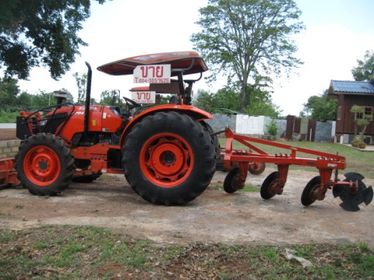 KUBOTA M 7040 &hellip;DT&hellip;4X4 ..WITH BLADE AND DISC..3