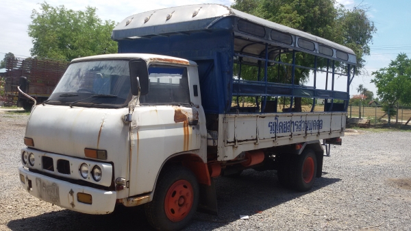 ขายรถ NISSAN เครื่ิอง 4bb1 100cc หลังคาโดยสาร