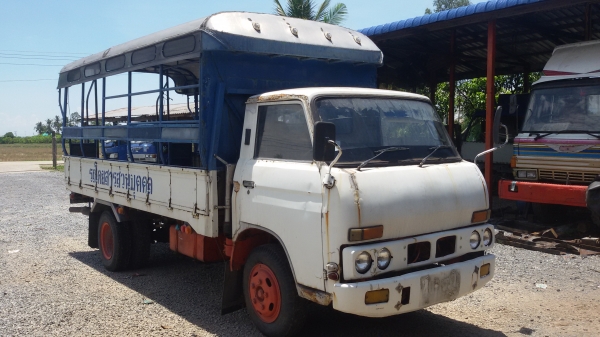 ขายรถ NISSAN เครื่ิอง 4bb1 100cc หลังคาโดยสาร