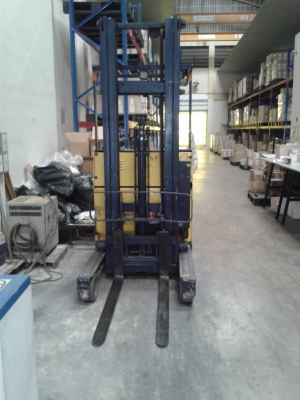Forklift KOMATSU FB15RL จัดมาให้กันอีกรอบแล้วครับ Forklift KOMATSU FB15RL จัดมาให้กันอีกรอบแล้วครับ