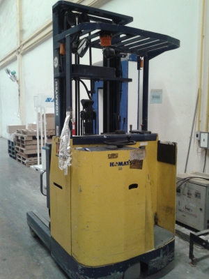 Forklift KOMATSU FB15RL จัดมาให้กันอีกรอบแล้วครับ Forklift KOMATSU FB15RL จัดมาให้กันอีกรอบแล้วครับ