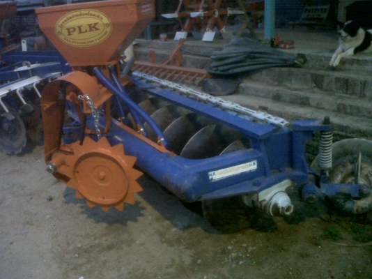 อุปกรณ์การเกษตร  เครื่องหว่าน  ตีนกันจม