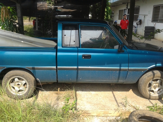 ขาย Mazda familia