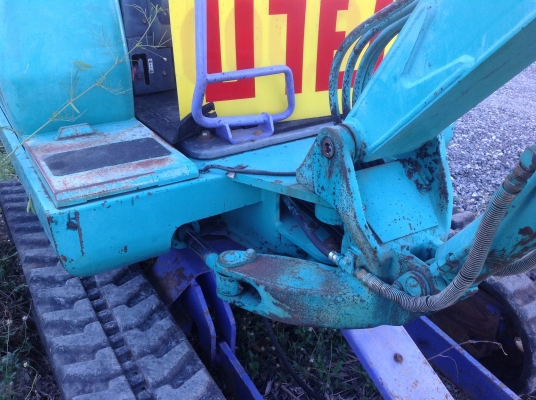 ขายรถแบคโฮ KOMATSU PC20-7E แทร็กยาง มือสองญี่ปุ่น