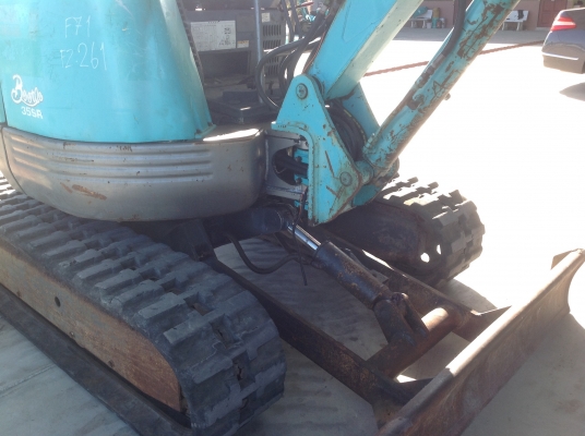ขายรถแบคโฮ KOBELCO SK25SR แทร็กเหล็ก มือสองญี่ปุ่น