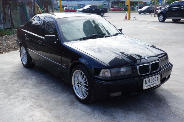 BMW E36 นกแก้ว ปี 1995 รถสวย เครื่องเดิมๆวิ่งดี เกียร์ ช่วงล่างปกติ ล้อmax แอรเย็น กระจกไฟฟ้า พวงมาลัยพาวเวอร์ ภายในลายไม้สภาพสวย สีสวย รถพร้อมใช้งาน จัดไฟแนนได้