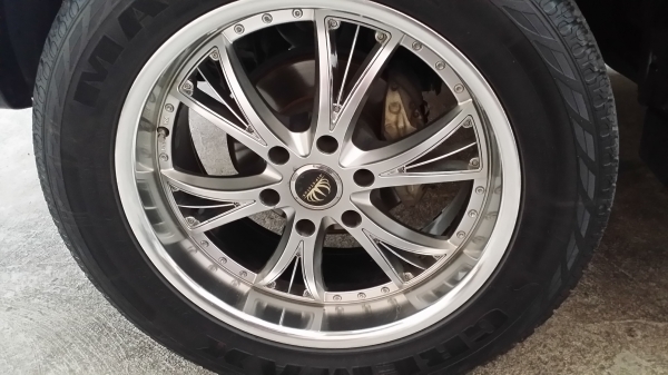 ขายด่วน ล้อแม็กขอบ20" พร้อมยาง 275-55 สภาพสวย พร้อมน๊อต