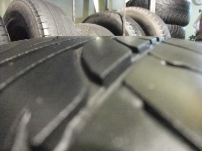 ยาง Dunlop 235/45/17 ปี09