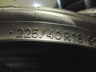 ยาง Toyo 225/40/18 ปี10