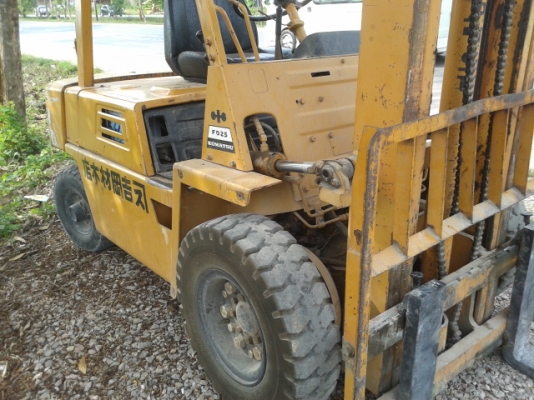 รถยก โคมัสสุ เครื่องอีซูสุ 2.5 ตัน พร้อมใช้งานค่ะ รถยก โคมัสสุ เครื่องอีซูสุ 2.5 ตัน พร้อมใช้งานค่ะ