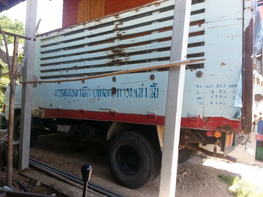 หกล้อดั้มอีสุสุ เครื่อง 4BD1  110 แรง บรรทุกได้ 10 ตัน..ใช้งานได้เลยเอกสารเล่มพร้อม