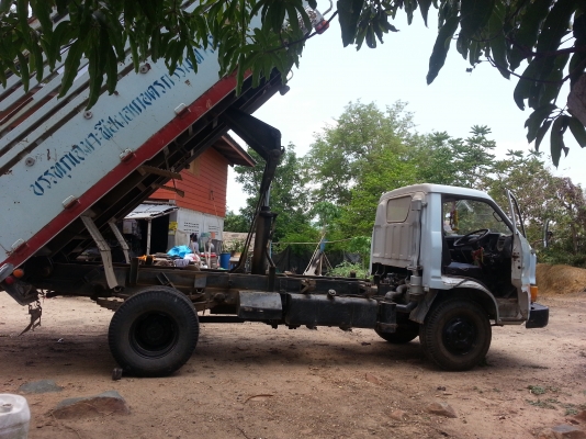 หกล้อดั้มอีสุสุ เครื่อง 4BD1  110 แรง บรรทุกได้ 10 ตัน..ใช้งานได้เลยเอกสารเล่มพร้อม