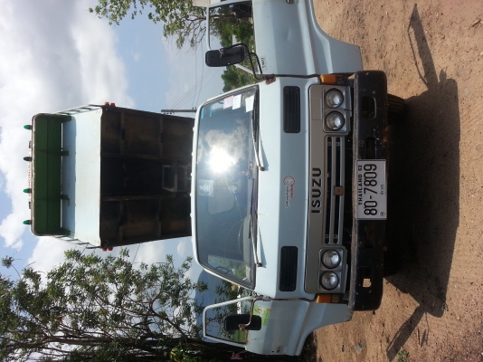 หกล้อดั้มอีสุสุ เครื่อง 4BD1  110 แรง บรรทุกได้ 10 ตัน..ใช้งานได้เลยเอกสารเล่มพร้อม