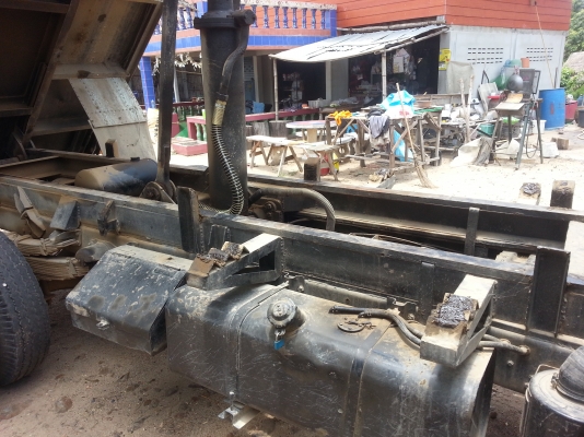 หกล้อดั้มอีสุสุ เครื่อง 4BD1  110 แรง บรรทุกได้ 10 ตัน..ใช้งานได้เลยเอกสารเล่มพร้อม