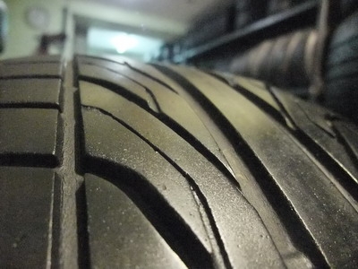 ยาง Dunlop DZ101 225/45/18 ปี 10