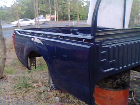 ขายกระบะเปล่าISUZUออนิวส์ สีนํ้าเงินหรือจะเปลี่ยนสียินดีทำให้ 17,500บาทส่งได้