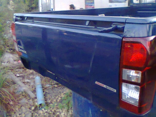 ขายกระบะเปล่าISUZUออนิวส์ สีนํ้าเงินหรือจะเปลี่ยนสียินดีทำให้ 17,500บาทส่งได้