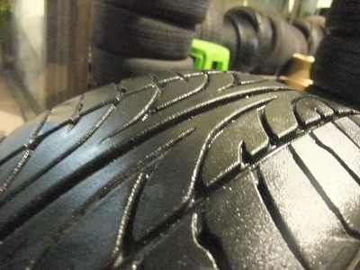 ยาง Dunlop 205/40/17 ปี 11และ12อย่างละ 1 เส้น