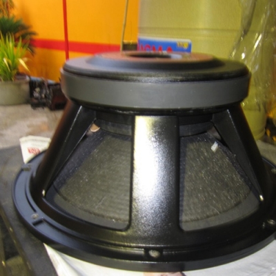 ขายดอกออดิโอดีไวท์ 18" ว๊อยซ์ 5" + ตู้ลำโพง18"