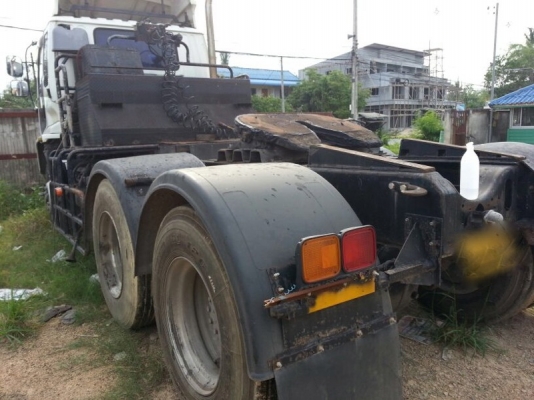 รถอีซูซุ 10 ล้อ หัวลาก  320 แรงม้า.   ปี 46   สนใจติดต่อ 081 - 6079515