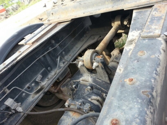 รถอีซูซุ 10 ล้อ หัวลาก  320 แรงม้า.   ปี 46   สนใจติดต่อ 081 - 6079515