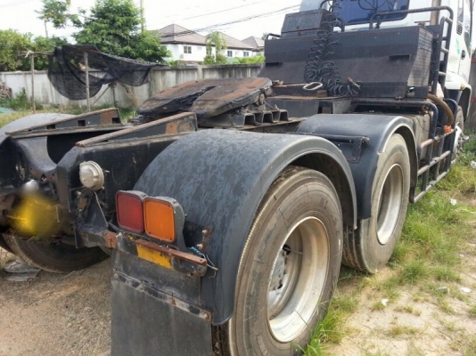 รถอีซูซุ 10 ล้อ หัวลาก  320 แรงม้า.   ปี 46   สนใจติดต่อ 081 - 6079515