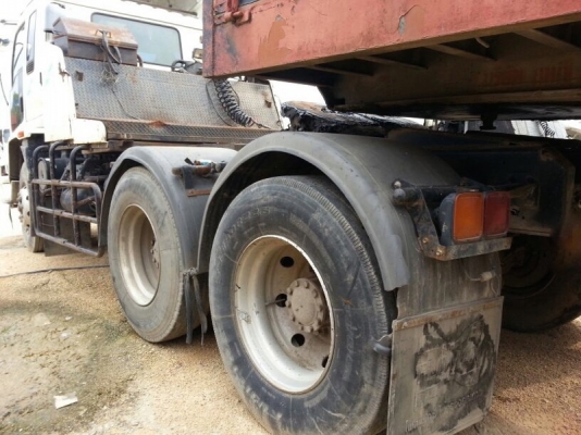 รถอีซูซุ 10 ล้อ หัวลาก  320 แรงม้า.   ปี 46   สนใจติดต่อ 081 - 6079515