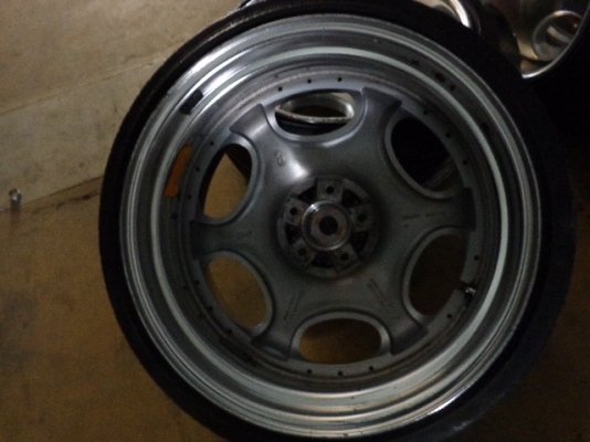 ล้อขอบ 19" maed in japan......19000฿