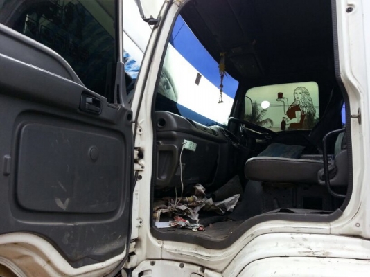 รถอีซูซุ 10 ล้อ หัวลาก  320 แรงม้า.   ปี 46    สนใจติดต่อ 081 - 6079515