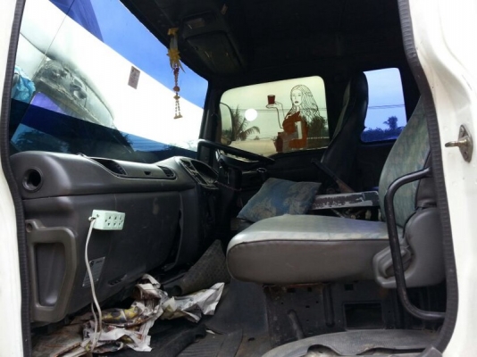 รถอีซูซุ 10 ล้อ หัวลาก  320 แรงม้า.   ปี 46    สนใจติดต่อ 081 - 6079515