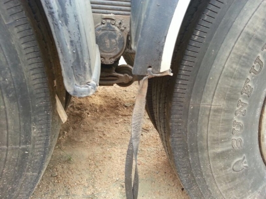 รถอีซูซุ 10 ล้อ หัวลาก  320 แรงม้า.   ปี 46    สนใจติดต่อ 081 - 6079515