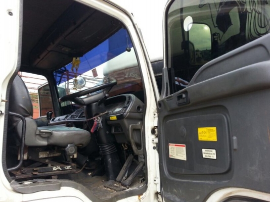 รถอีซูซุ 10 ล้อ หัวลาก  320 แรงม้า.   ปี 46    สนใจติดต่อ 081 - 6079515