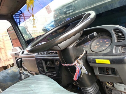 รถอีซูซุ 10 ล้อ หัวลาก  320 แรงม้า.   ปี 46    สนใจติดต่อ 081 - 6079515