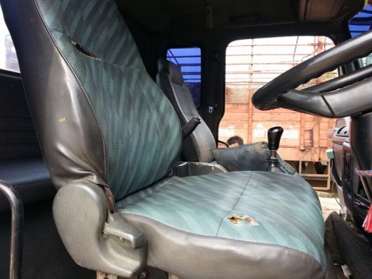 รถอีซูซุ 10 ล้อ หัวลาก  320 แรงม้า.   ปี 46    สนใจติดต่อ 081 - 6079515