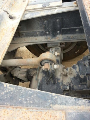 รถอีซูซุ 10 ล้อ หัวลาก  320 แรงม้า.   ปี 46    สนใจติดต่อ 081 - 6079515