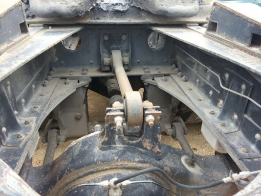 รถอีซูซุ 10 ล้อ หัวลาก  320 แรงม้า.   ปี 46    สนใจติดต่อ 081 - 6079515