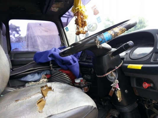 รถอีซูซุ 10 ล้อ หัวลาก  320 แรงม้า.   ปี 46    สนใจติดต่อ 081 - 6079515