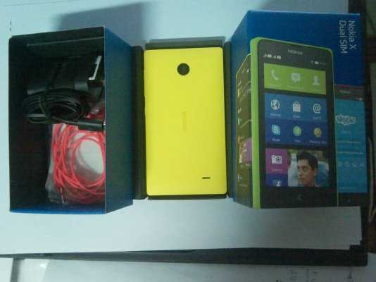 ขาย Nokia X 99.99\% สดๆ ถูกๆ ด้านใน