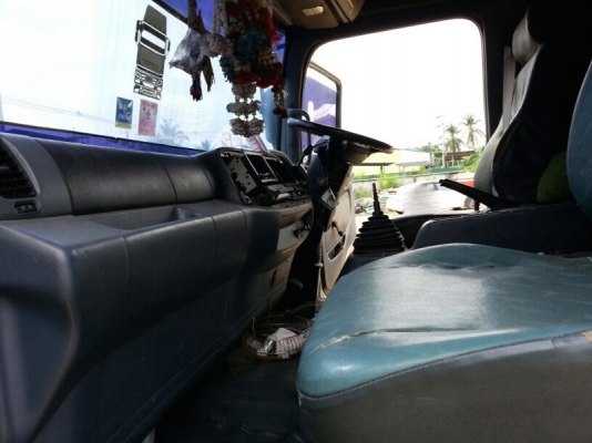 รถอีซูซุ 10 ล้อ หัวลาก  320 แรงม้า.   ปี 46    สนใจติดต่อ 081 - 6079515