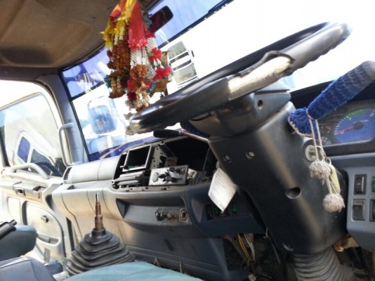 รถอีซูซุ 10 ล้อ หัวลาก  320 แรงม้า.   ปี 46    สนใจติดต่อ 081 - 6079515