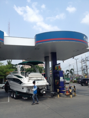 เรือยอร์ซสุดหรู CROWNLINE 29ฟุตปี2005วิ่งน้อยใหม่มากๆ  แอร์ GEN อุปกรณ์อำนวยความสะดวกครบ