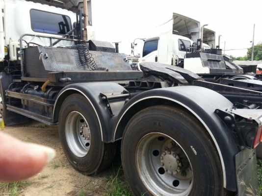 รถอีซูซุ 10 ล้อ หัวลาก  360 แรงม้า. ปี 52   สนใจติดต่อ 081 - 6079515