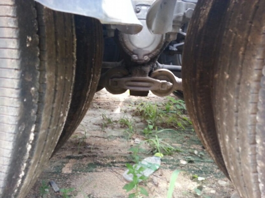 รถอีซูซุ 10 ล้อ หัวลาก  360 แรงม้า. ปี 52   สนใจติดต่อ 081 - 6079515